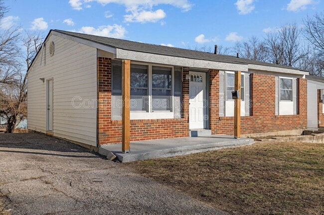 Building Photo - 10432 Royal Dr