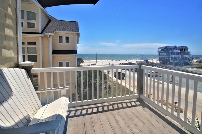 Building Photo - 5BR, 4BA Townhome - Pet Friendly with Beach Views *SEASONAL RENTAL*