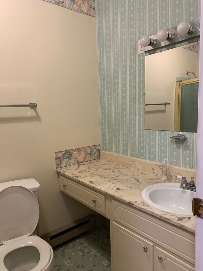 Building Photo - 924 McBryde Ln