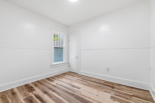 Building Photo - 2446 Morton St