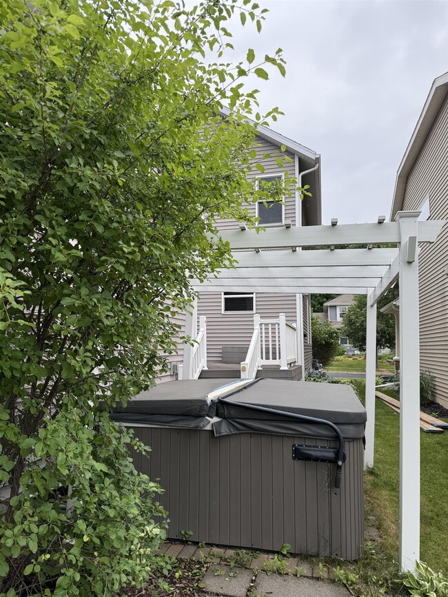 Building Photo - 8951 White Coral Way