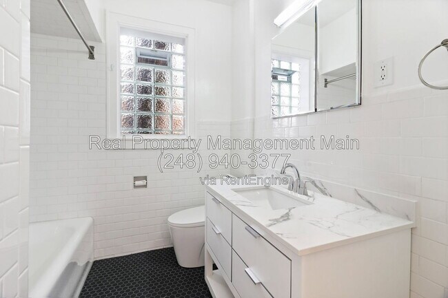 Building Photo - 12303 Klinger St
