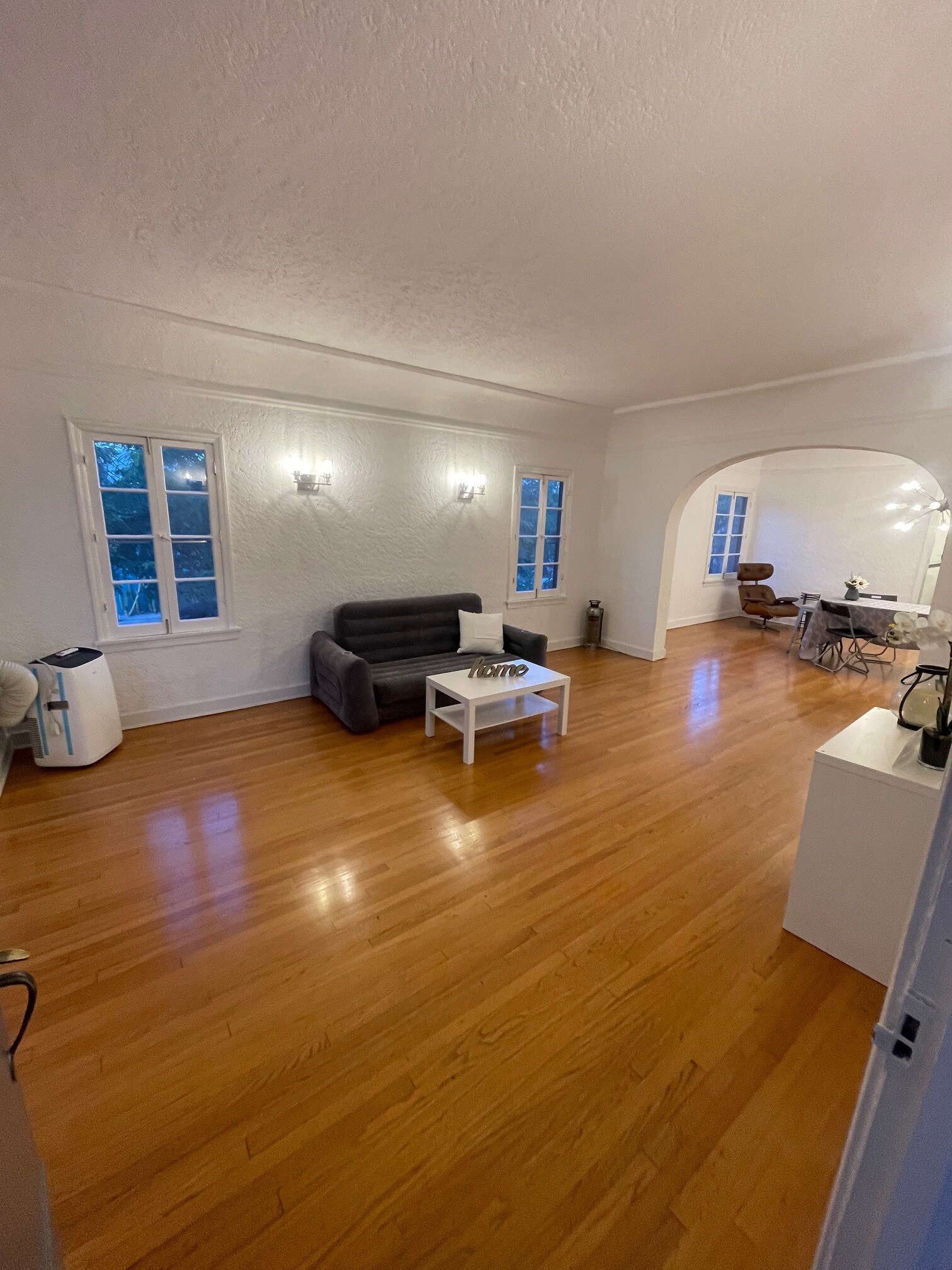 Building Photo - 130 N Croft Ave