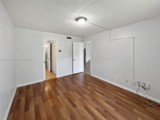 Building Photo - 7604 Abbey Ln
