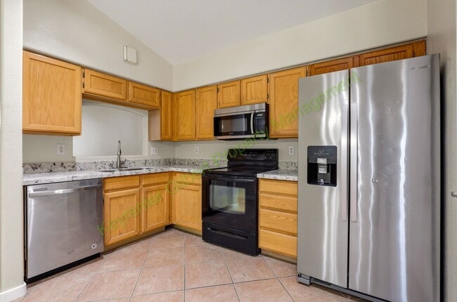 Building Photo - Charming Gilbert Home with Spacious Living & Prime Location