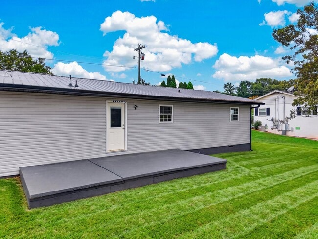 Building Photo - 2839 Black Oak Rd
