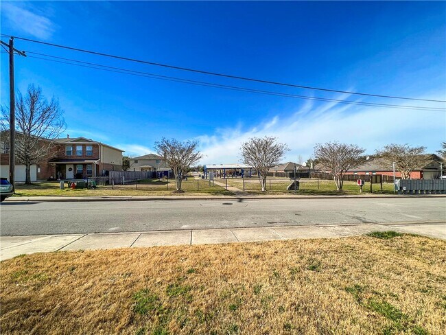 Building Photo - 116 Remington Dr