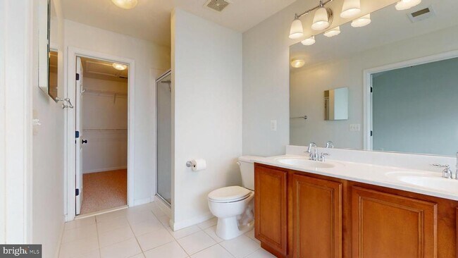 Building Photo - 502 Legrace Terrace NE