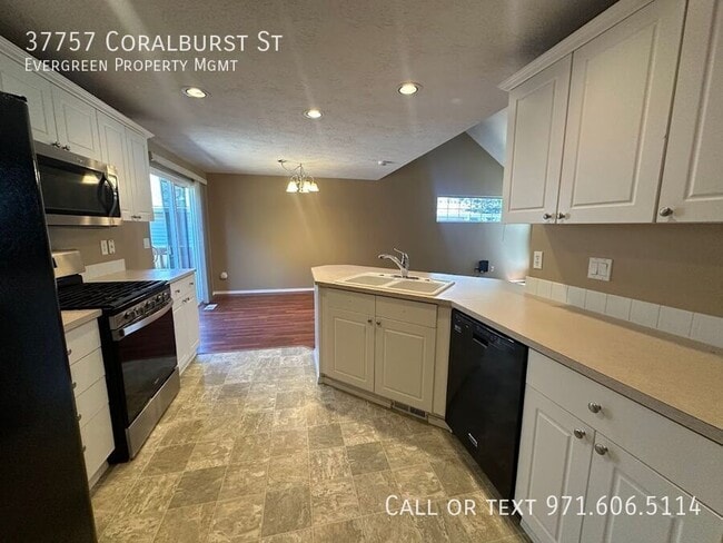 Building Photo - 37757 Coralburst St