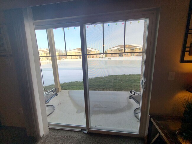 Building Photo - 1 Bed, 1 Bath 930 Sq Ft 2nd Floor