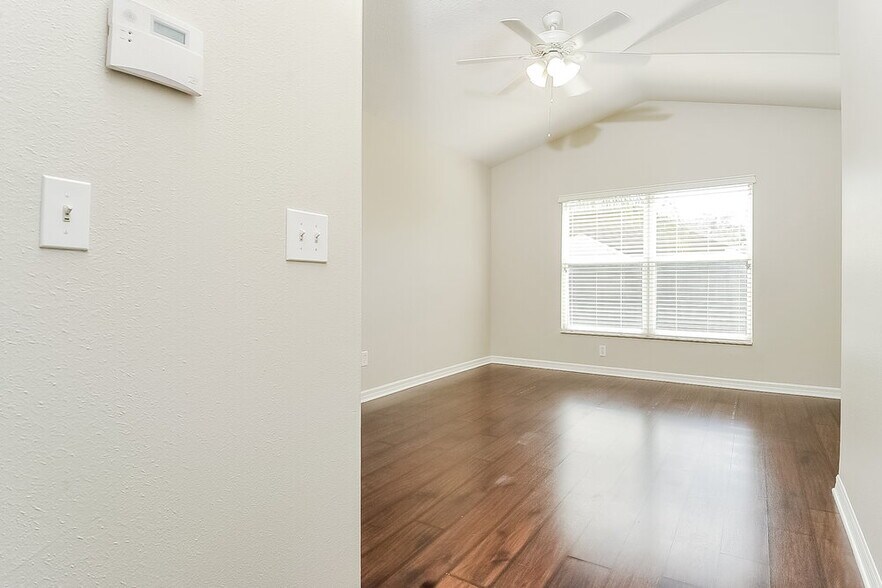 Building Photo - 7862 Bristol Park Dr