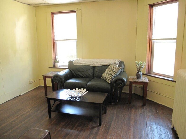 Building Photo - 105 Dryden Rd