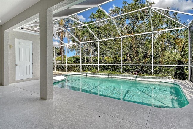Building Photo - 5001 Sturbridge Ct