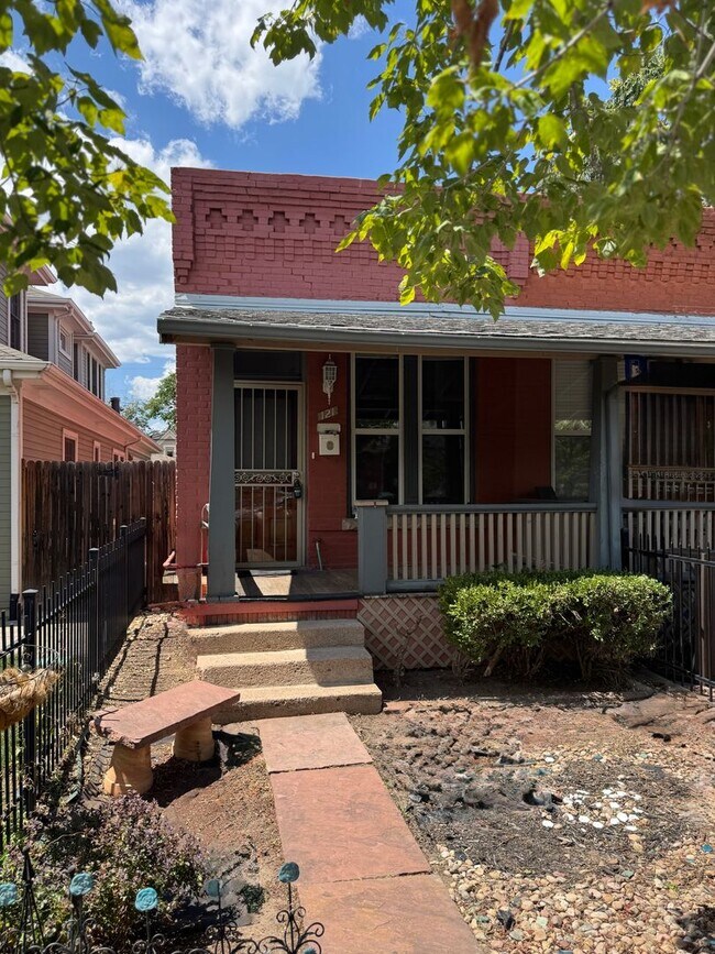 Building Photo - Beautifully Historic 1 Bed 1 Bath Denver R...