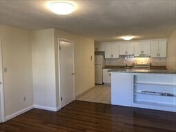 Building Photo - 51 Laighton St