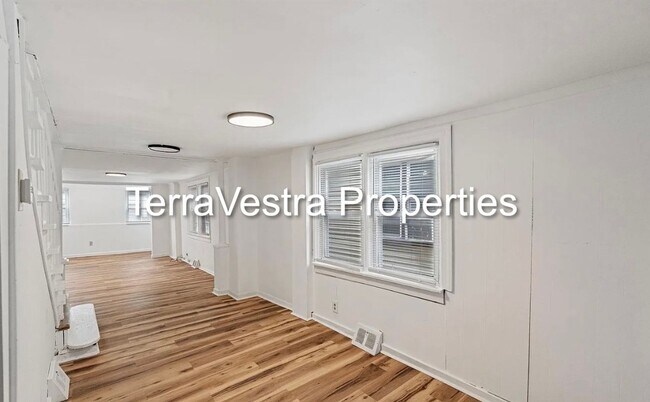 Building Photo - 2 Bed Single Family in Gloucester City! Eligible for $500 Security Deposit.