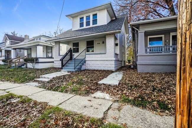 Building Photo - 810 Sutcliffe Ave