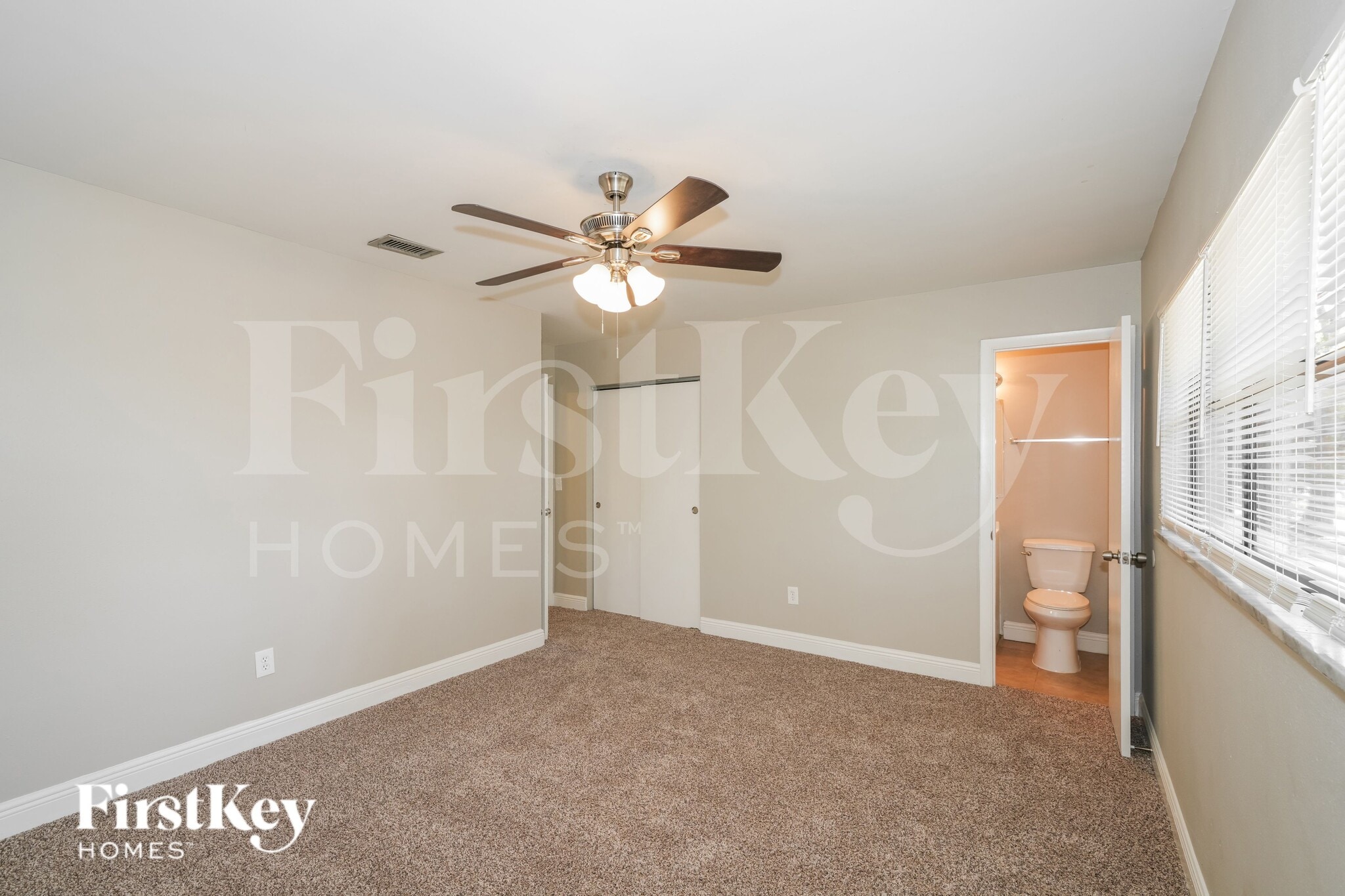 Building Photo - 8020 N Ola Ave