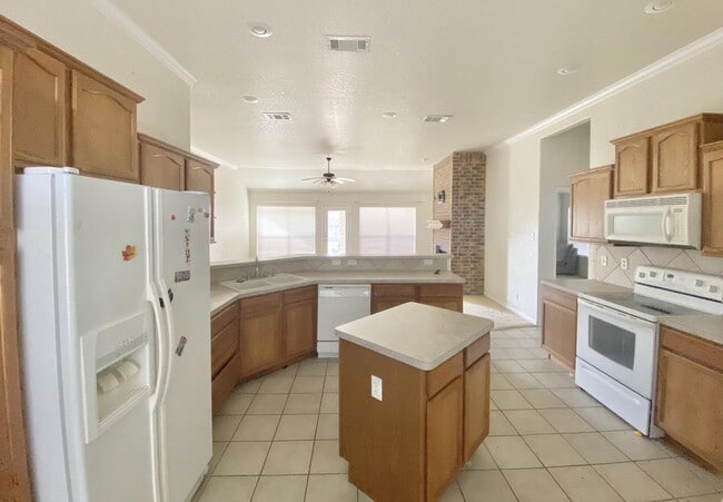 Building Photo - AVAILABLE SOON!