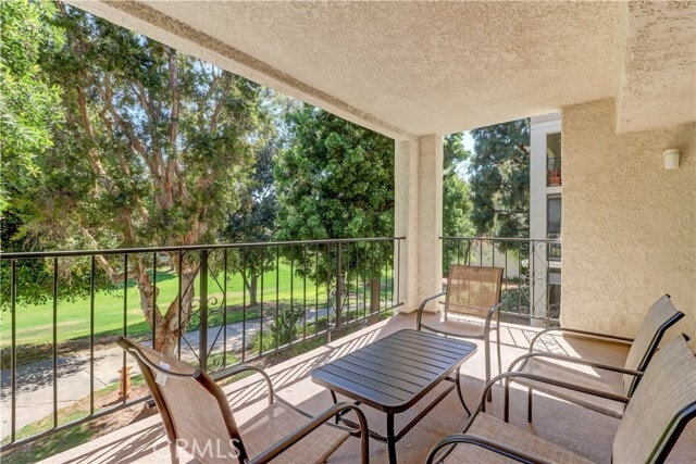 Building Photo - 5515 Paseo Del Lago W