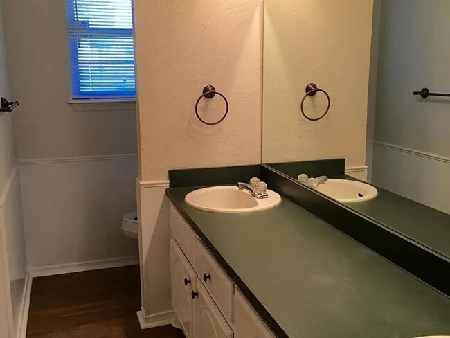 Building Photo - 3 Bed 2 Bath Rent House Eastside