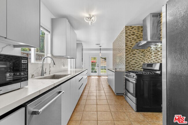 Building Photo - 4949 San Feliciano Dr
