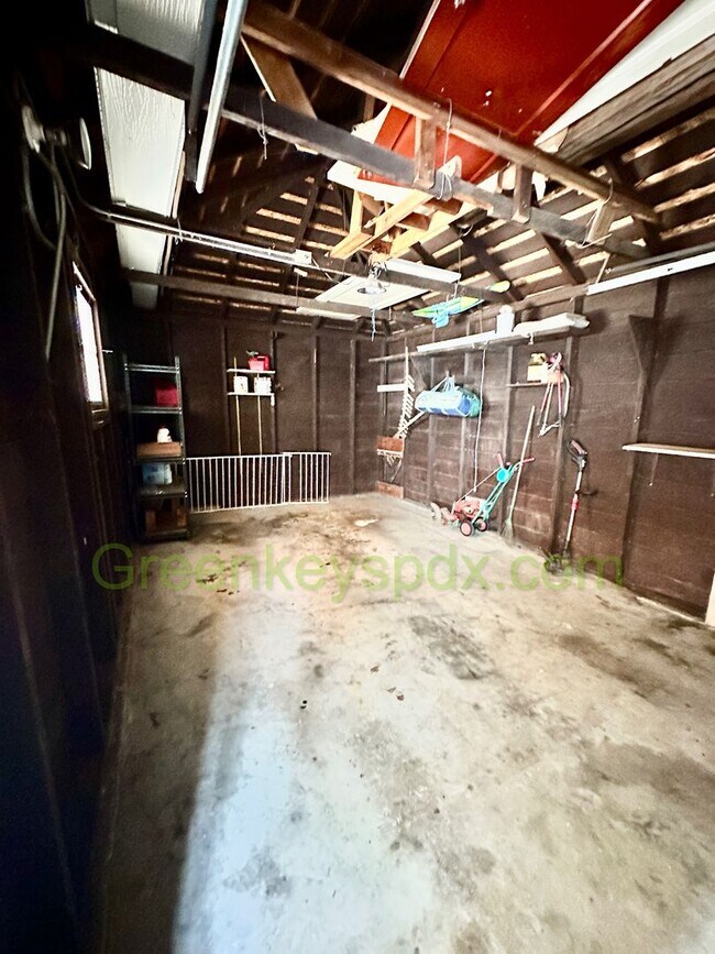 Building Photo - Gorgeous 2 Bedroom with finished basement,...
