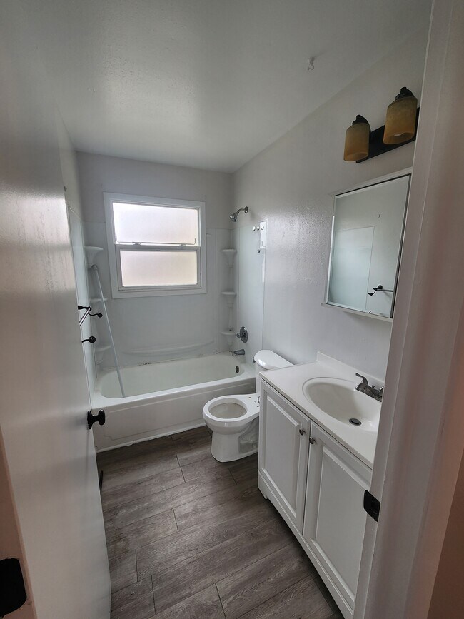 Building Photo - 80th Street Duplex