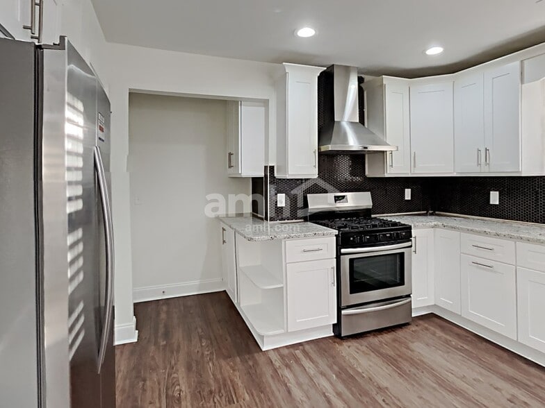 Building Photo - 2760 Woodbine Hill Way