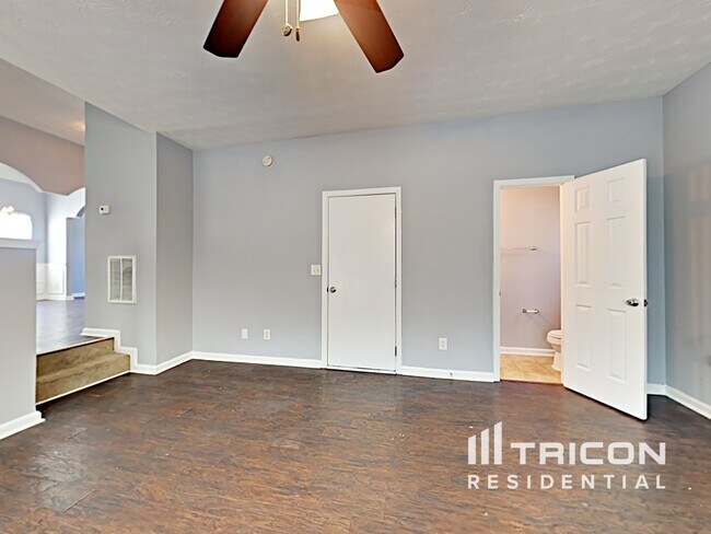 Building Photo - 660 Escalade Dr