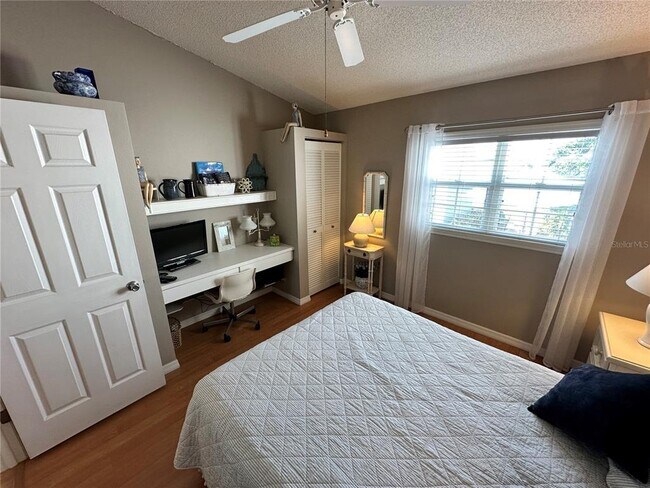 Building Photo - 517 Woodstork Cir