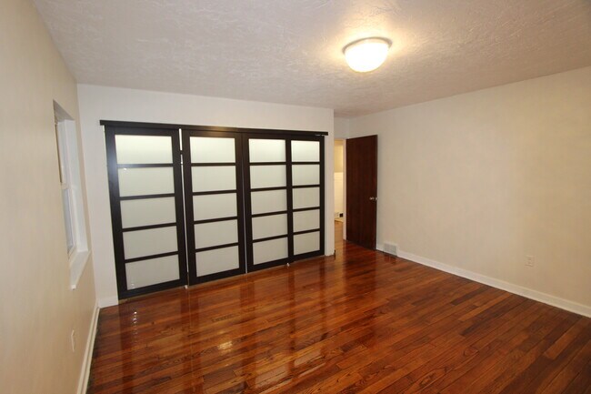 Building Photo - 4511 Main St