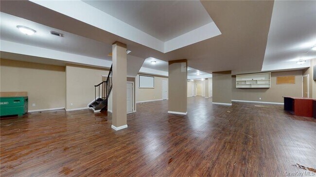 Building Photo - 31 Cornwall Ln