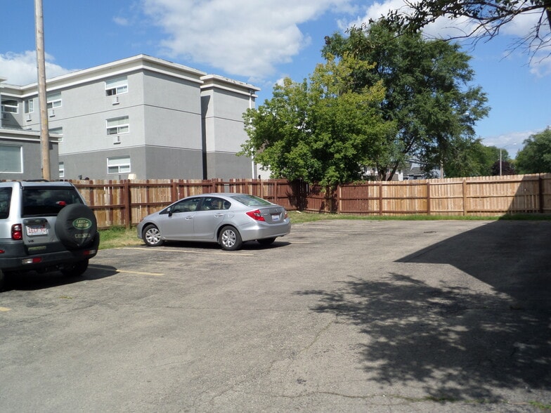 Building Photo - 831 Kimberly Dr