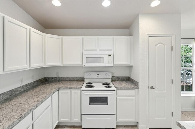 Building Photo - 109 James Cir