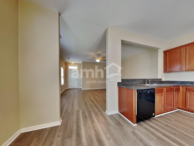 Building Photo - 30 Valley Oak Dr