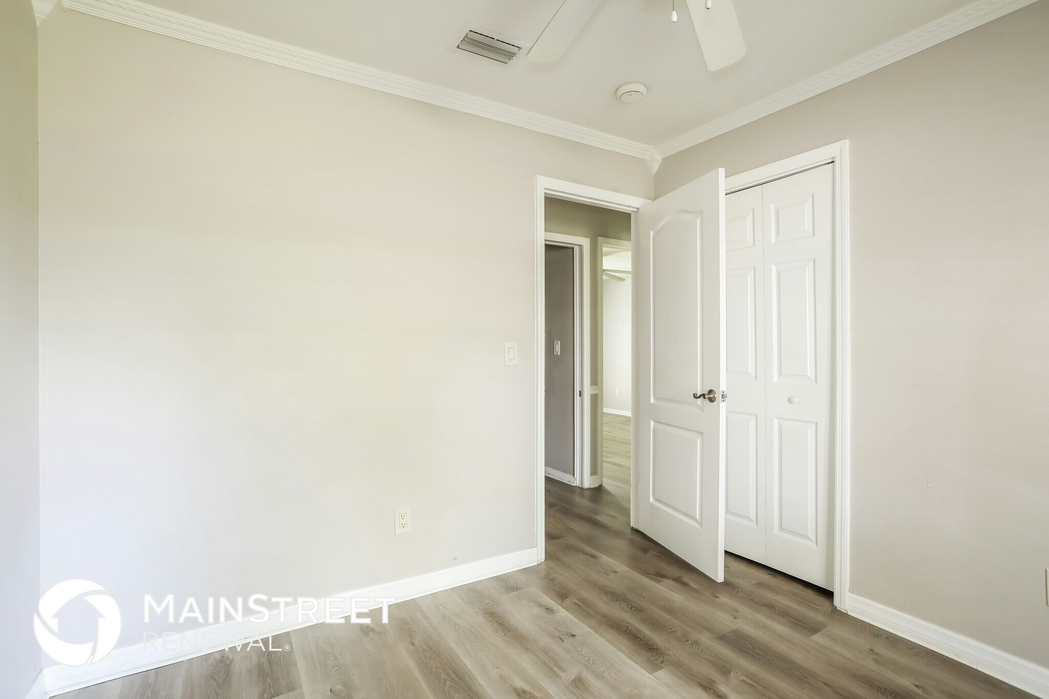 Building Photo - 2412 Stonehaven Ct W