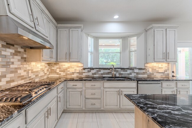 Building Photo - 7 Stickley Ct