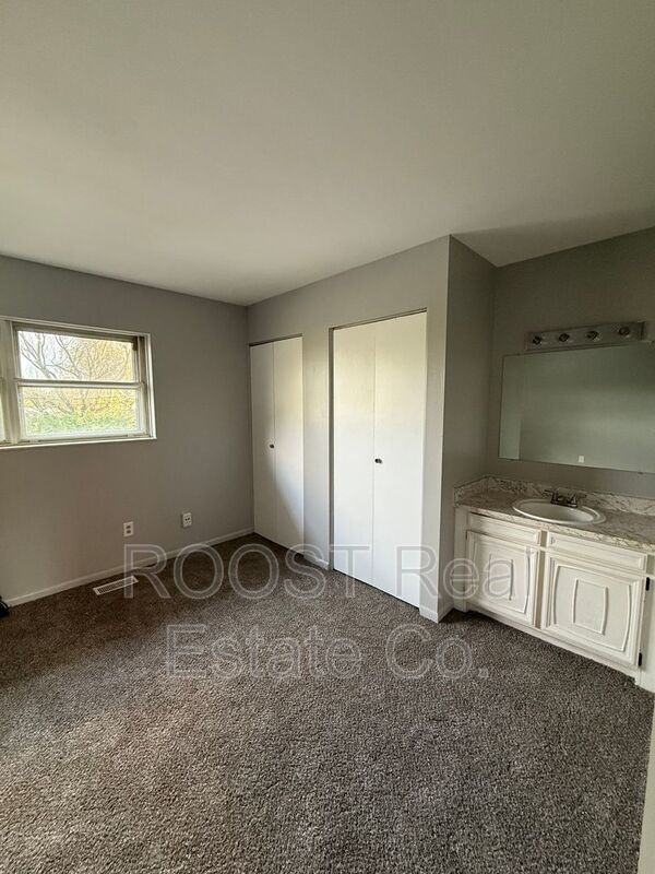 Building Photo - 6820-6826 Emerald Ave