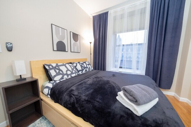 Building Photo - 230 W 113th St