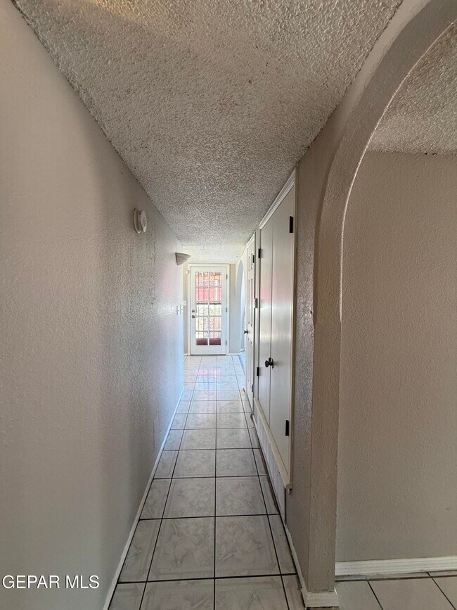 Building Photo - 11708 Sierra Azul Dr
