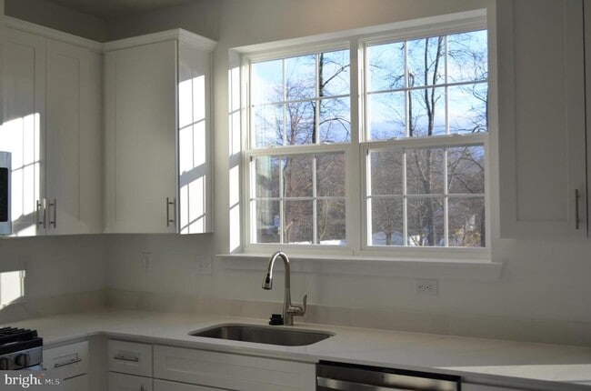 Building Photo - 113 FRED CLARK Dr