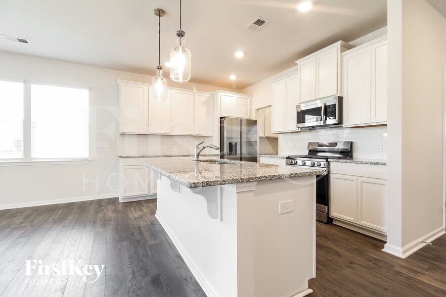 Building Photo - 425 Yoshino Cherry Dr