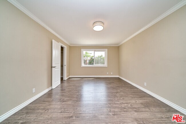 Building Photo - 2660 Conata St