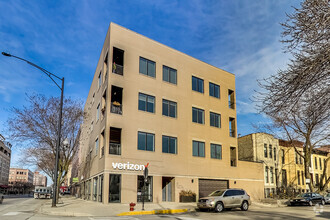 Building Photo - 6 N Throop St