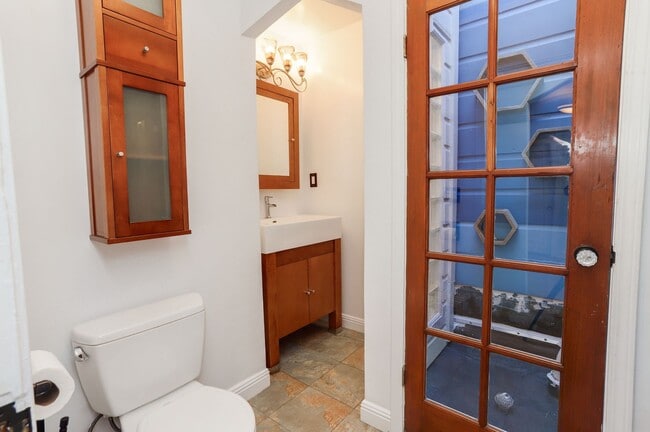 Building Photo - 3 Bed / 2 Bath Cayuga Terrace single family home with garage parking and private backyard. YouTub...