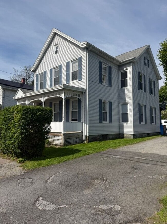 Building Photo - 13 2nd Ave