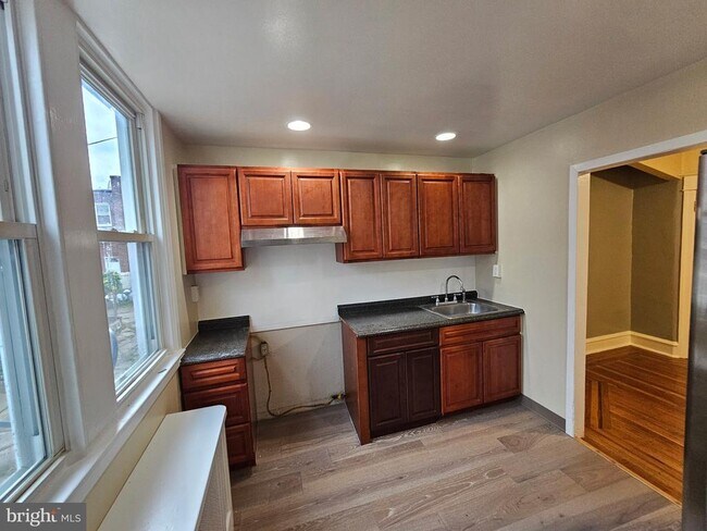 Building Photo - 4008 Gilham St