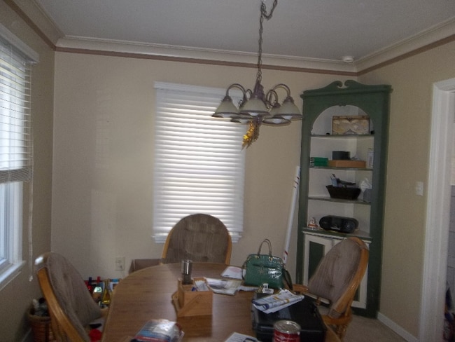 Building Photo - 212 7th St