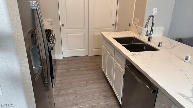 Building Photo - 5252 Island Chain Rd